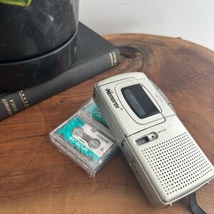 Memorex MB2186A Micro Portable Cassette Player Voice Recorder 2 Tapes
